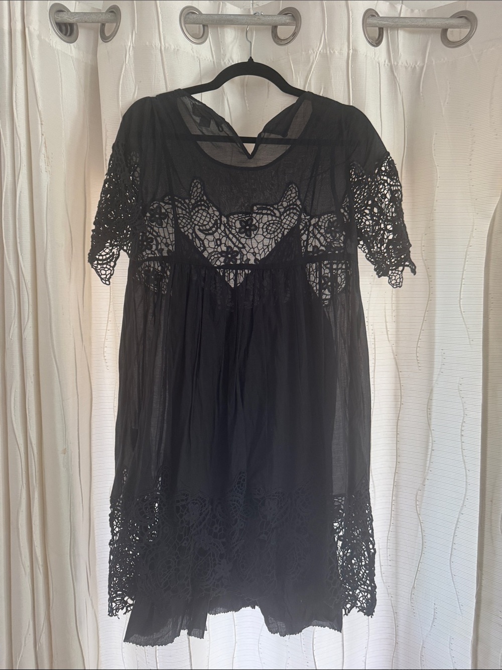 Velvet by Graham & Spencer Black Crochet Lace Mini Dress slip Back cotton